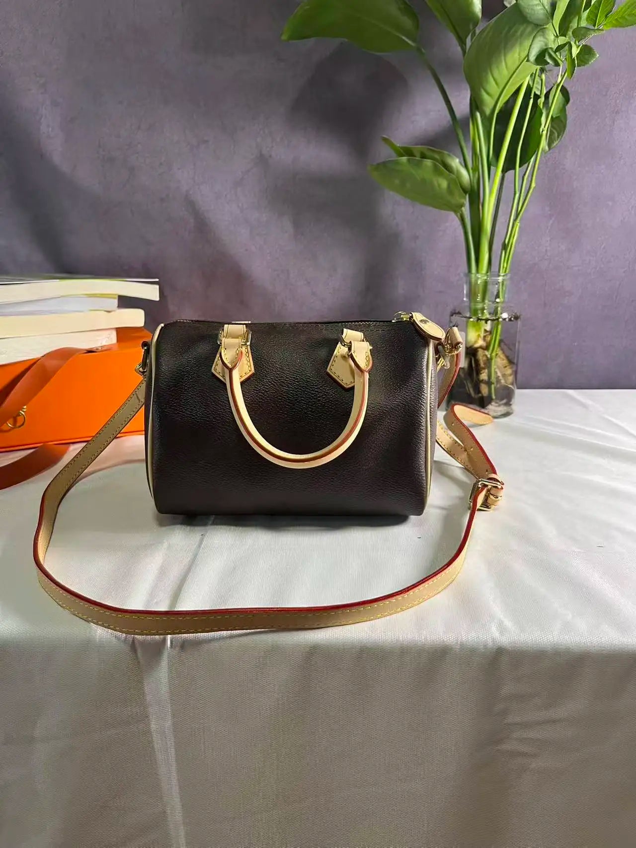 Klassisk Skuldertaske – Rummelig, Holdbar og Stilren - My Store