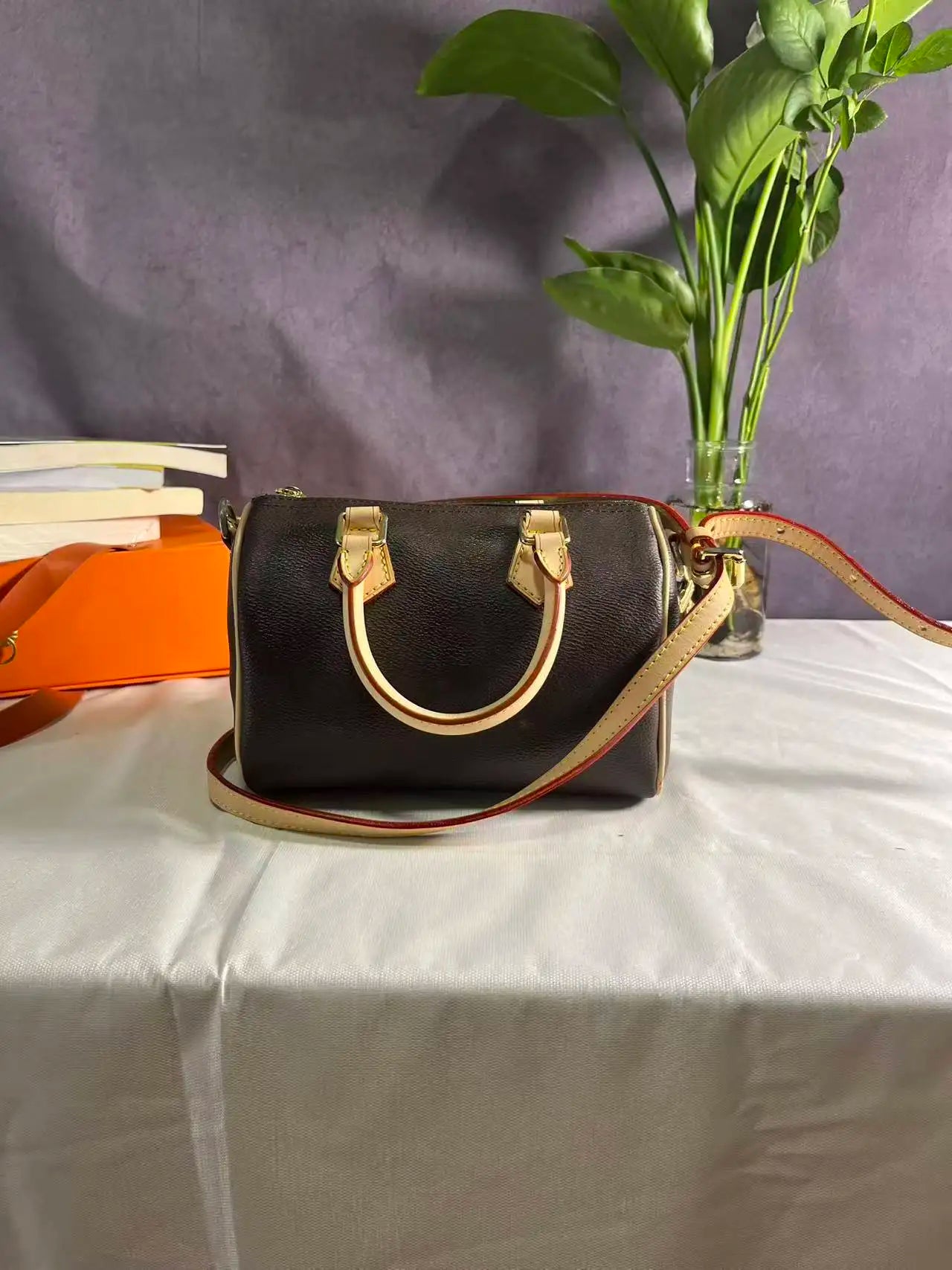 Klassisk Skuldertaske – Rummelig, Holdbar og Stilren - My Store